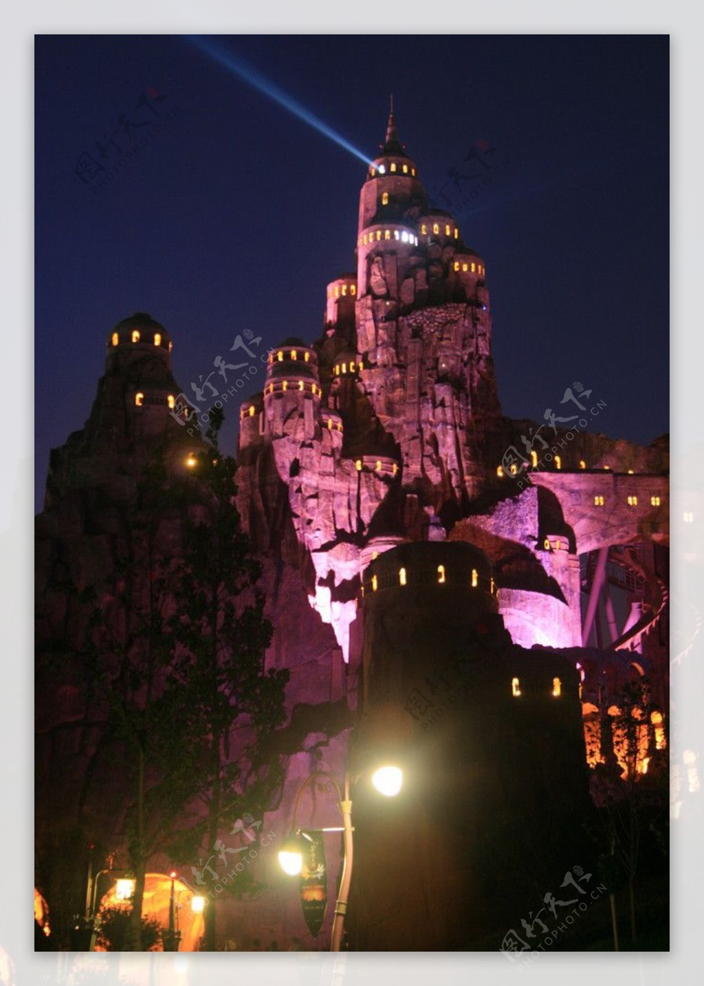 夜晚城堡图片