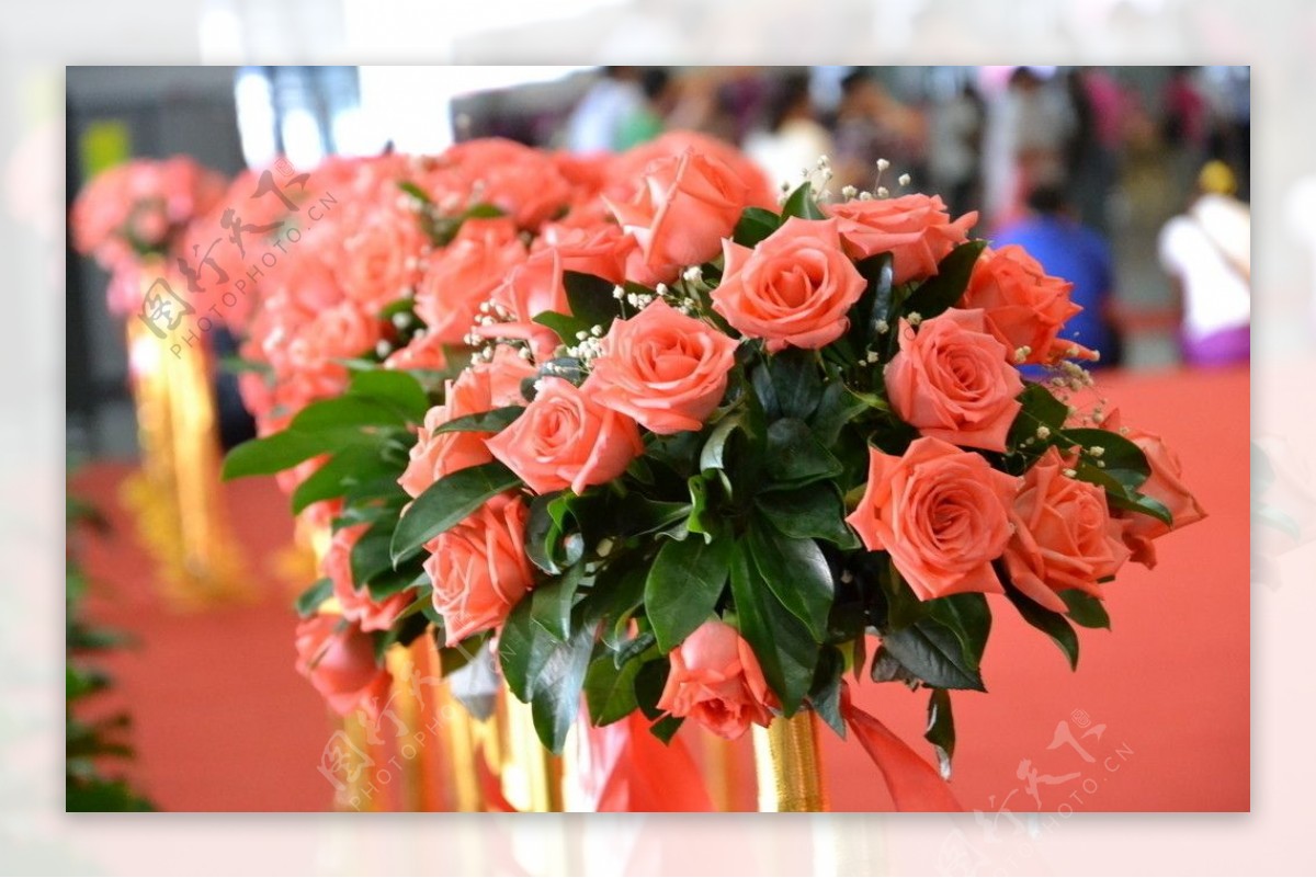 深圳会展中心珠宝展开幕式台上的玫瑰花图片