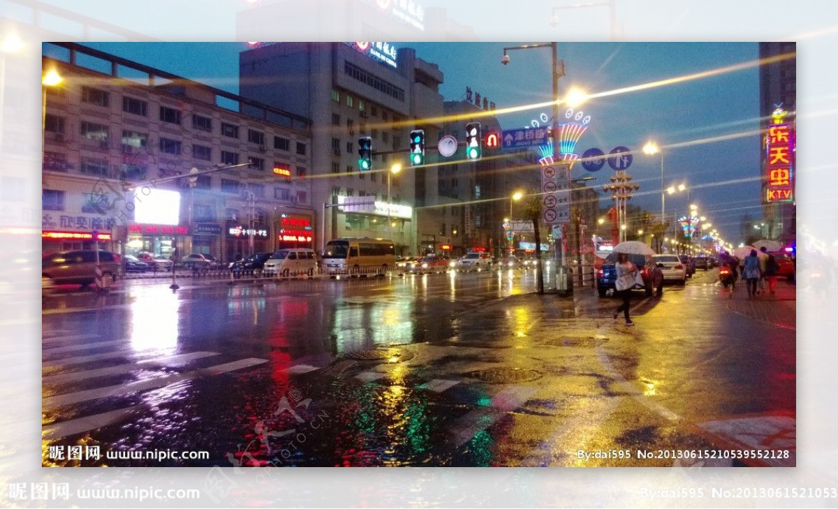 雨天的城市图片