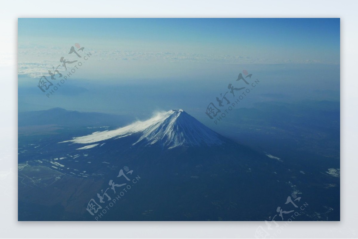 晨光中的富士山图片