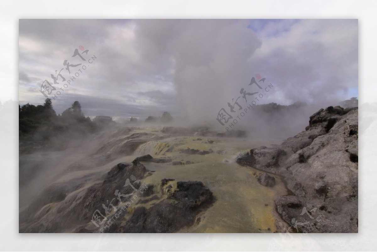 火山喷射图片