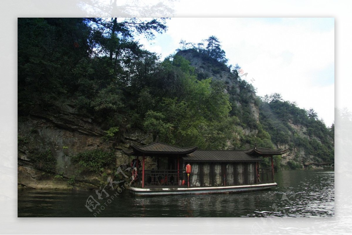 张家界宝峰湖图片