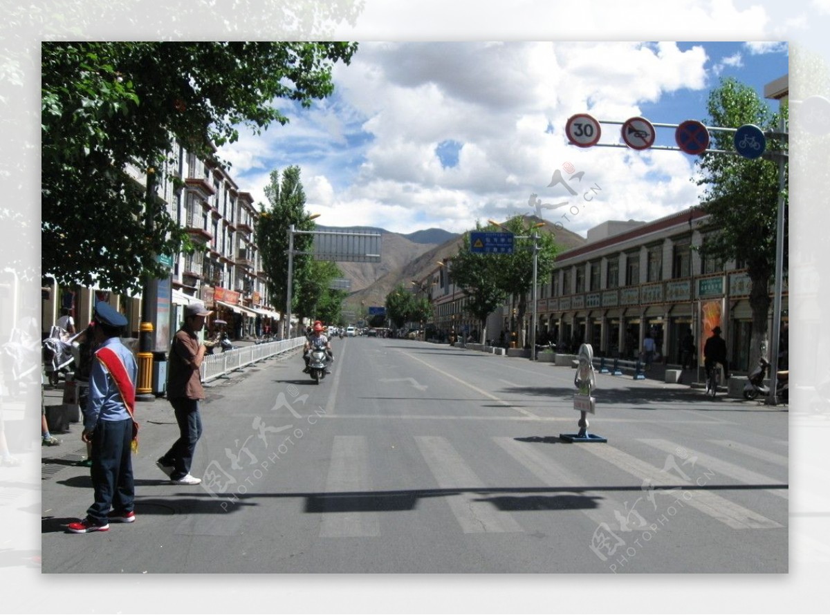 西藏拉萨街头图片