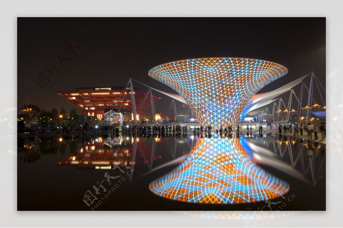 上海世博园阳光谷夜景图片