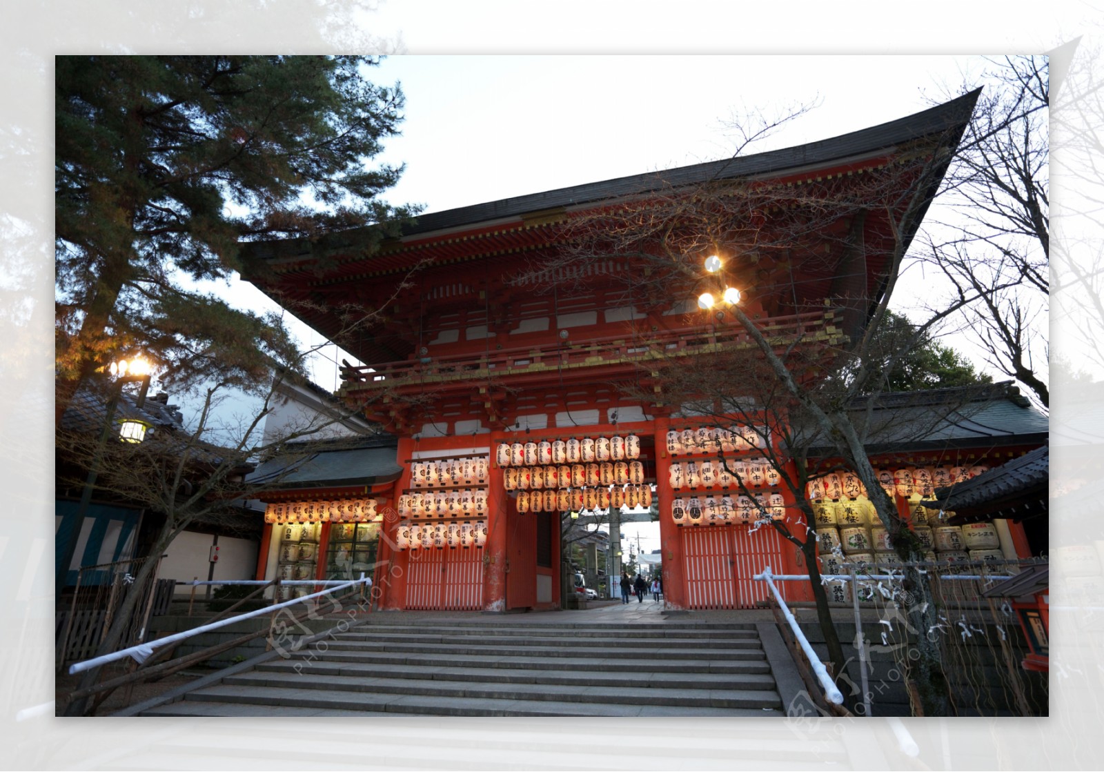 日本八坂神社南门图片