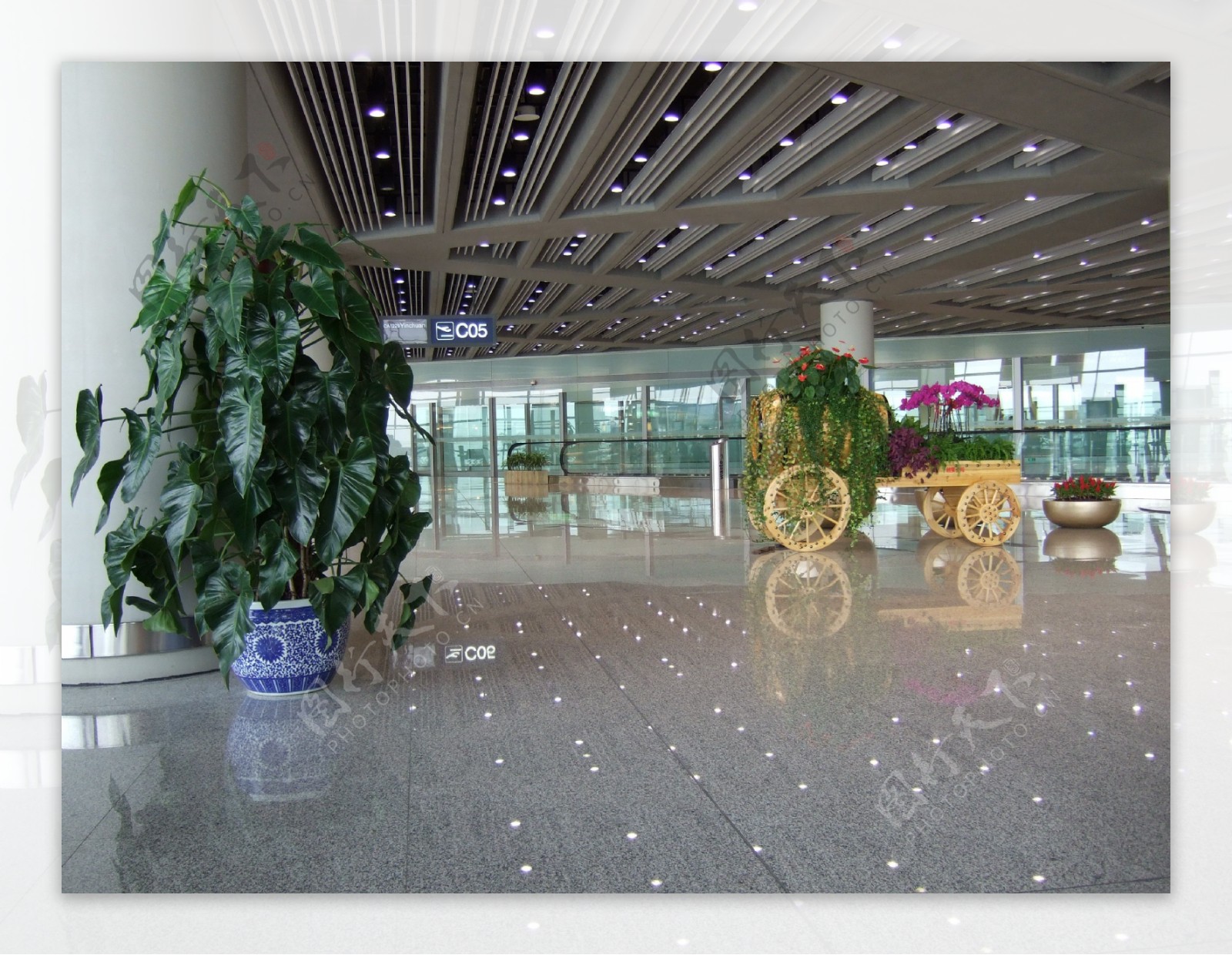 首都机场候机厅图片