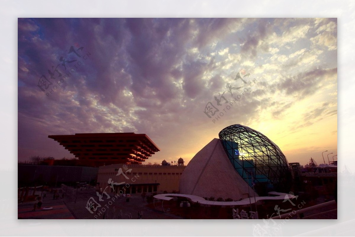 上海世博會晚霞滿天下的中國館以色列館图片
