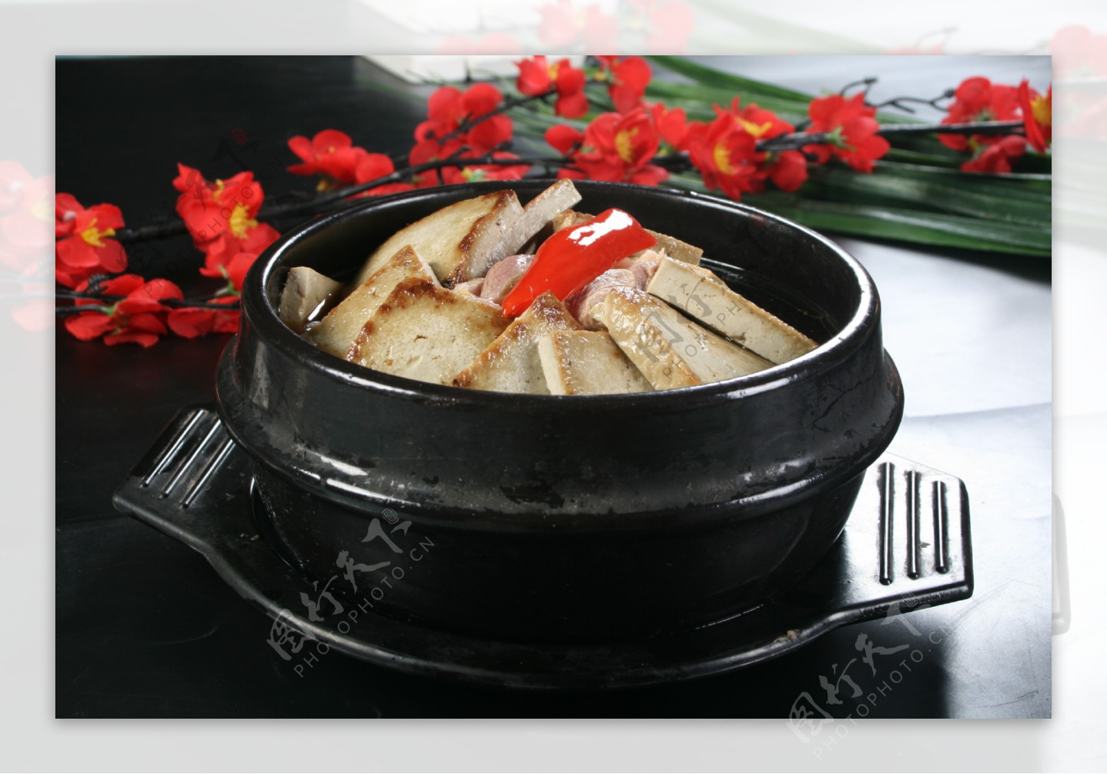 石锅黑豆腐图片