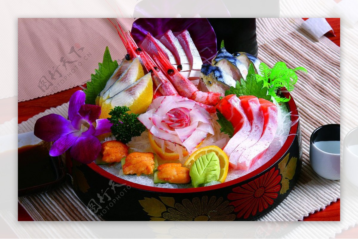 日本深海海鲜寿司大拼盘图片