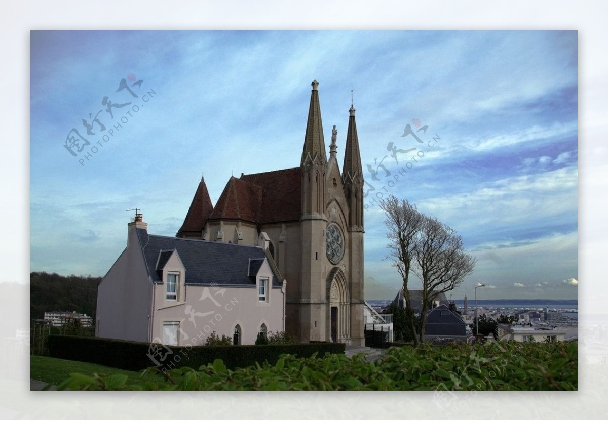 法国勒阿弗尔海边的教堂图片