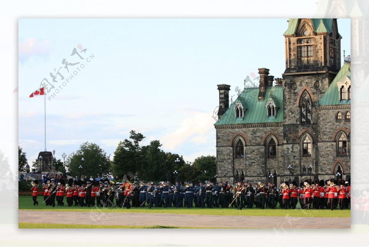加拿大渥太華國會大廈前的皇家樂隊图片