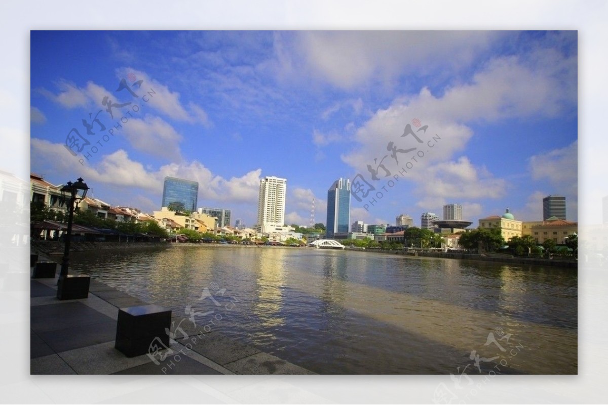 新加坡河畔两岸景色图片