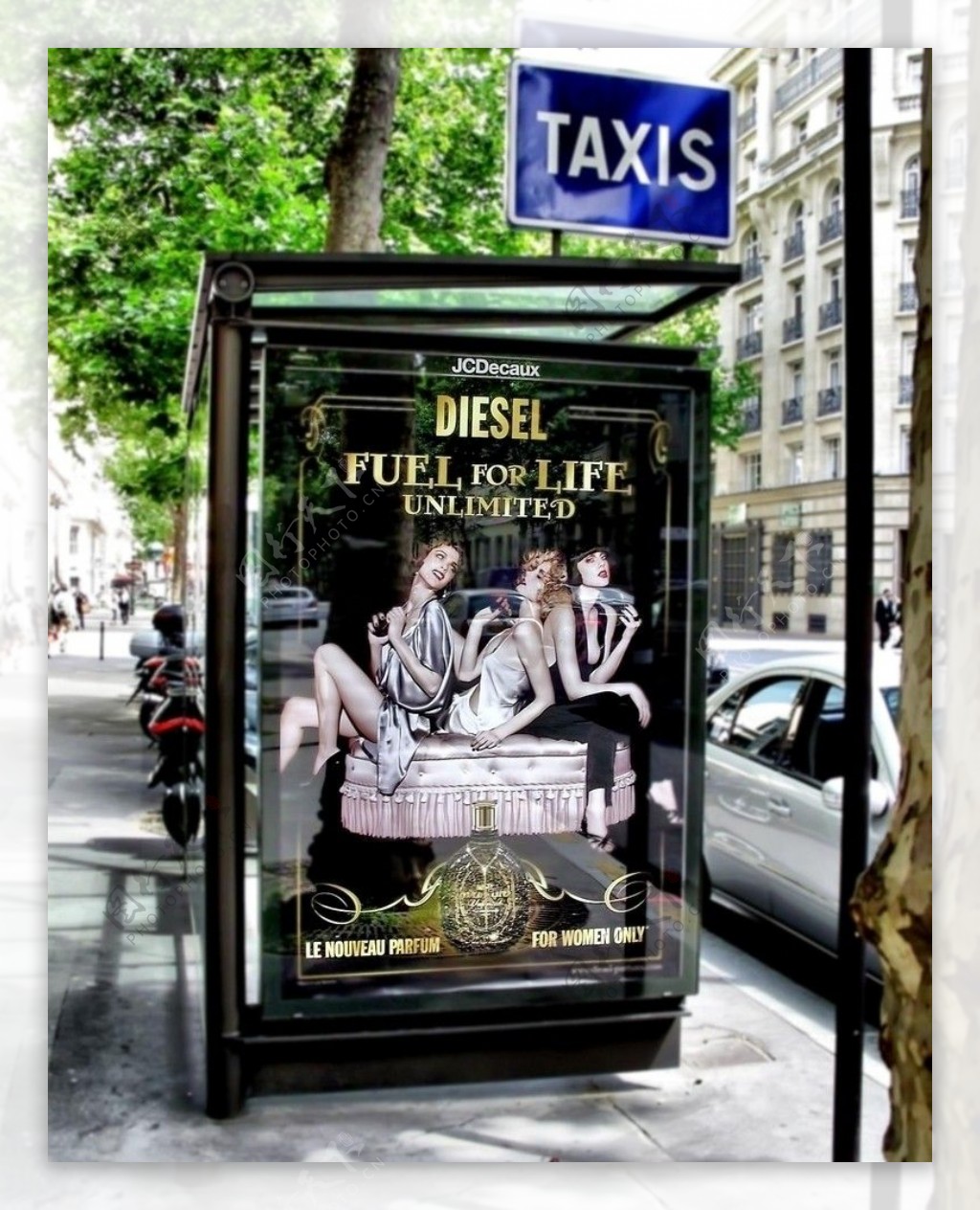 巴黎街上的亭子图片