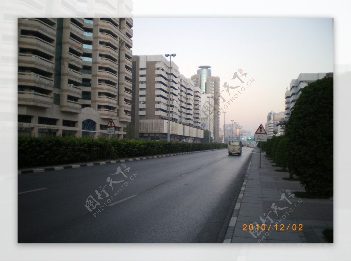 迪拜早晨的街道图片