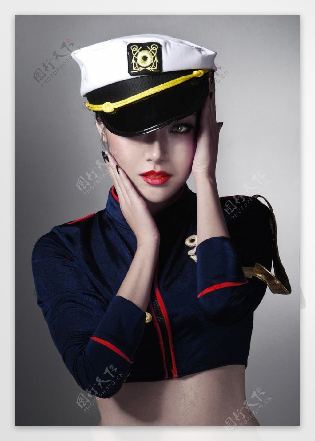 美女海军制服写真图片