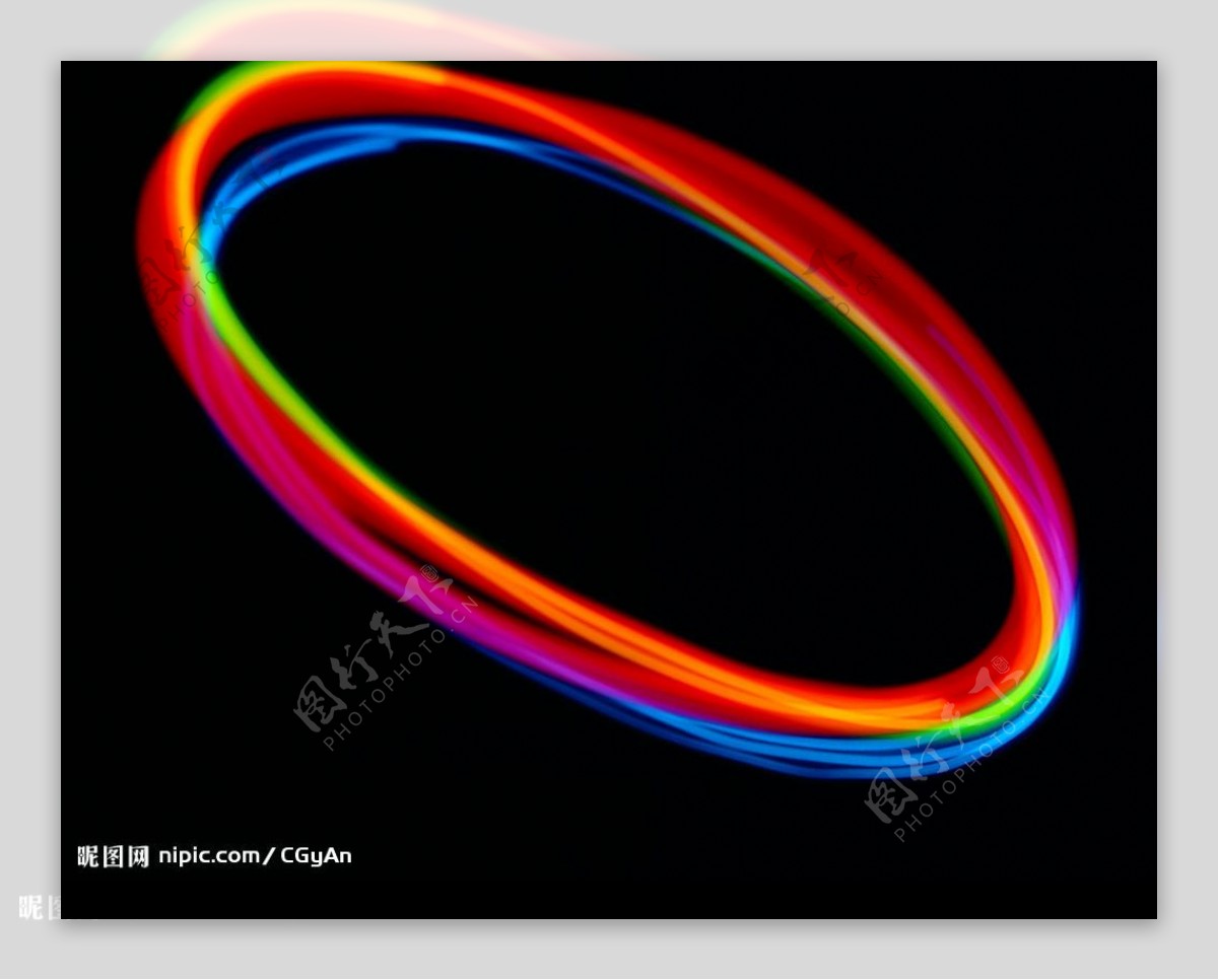 五光十色梦幻抽象光圈彩虹图片