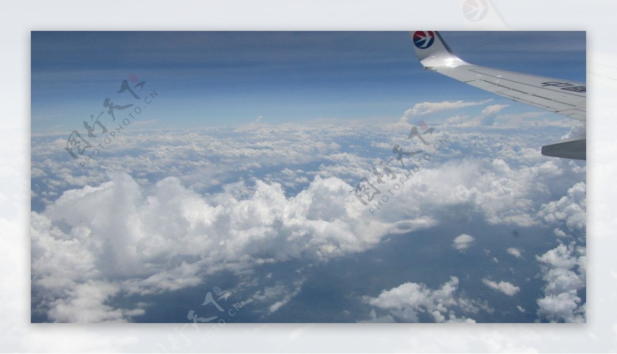 飞在云端图片