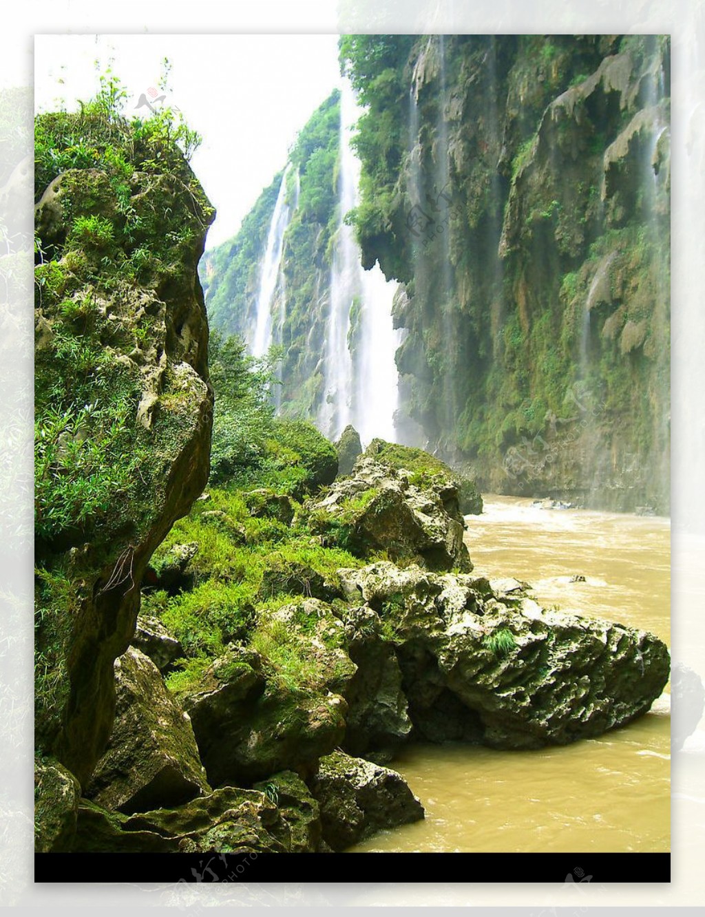峡谷与瀑布1图片