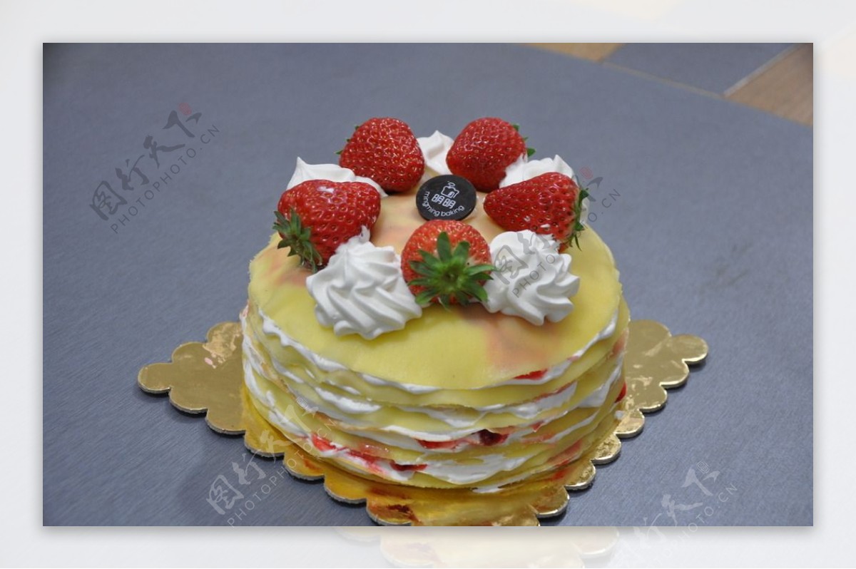 草莓千层蛋糕图片