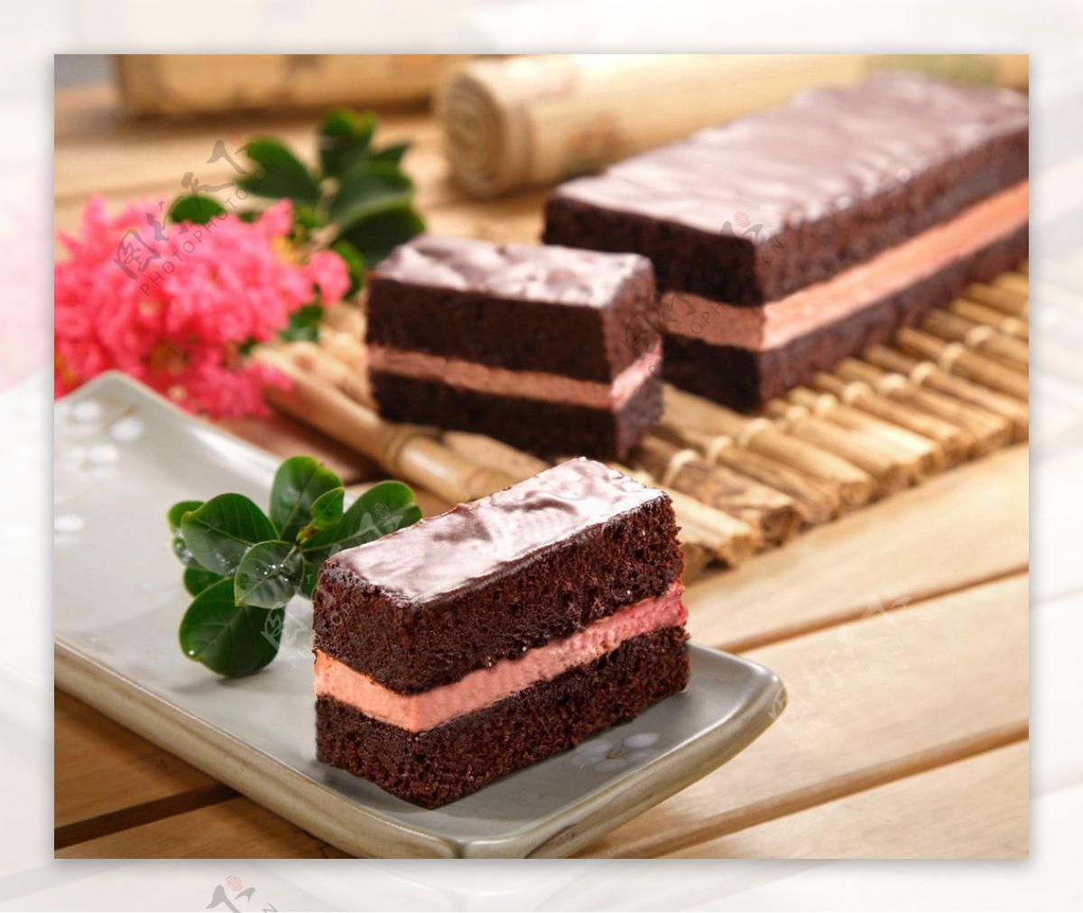 酒樱桃巧克力蛋糕图片
