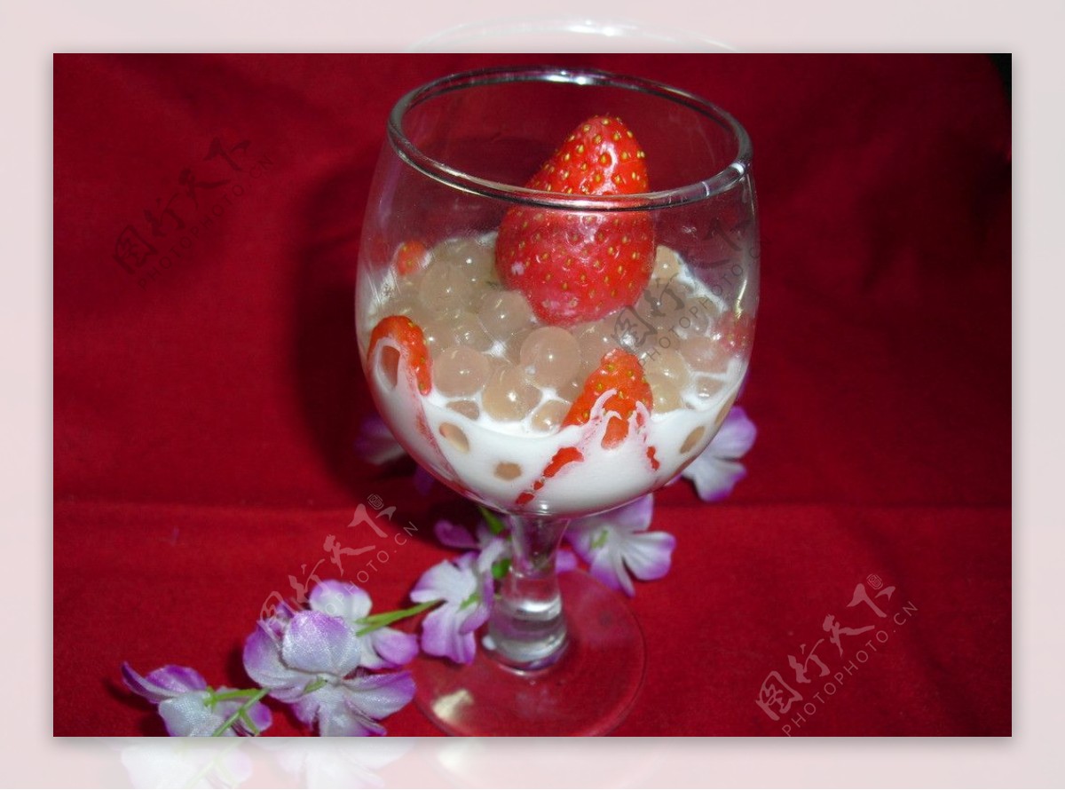 草莓飲品图片