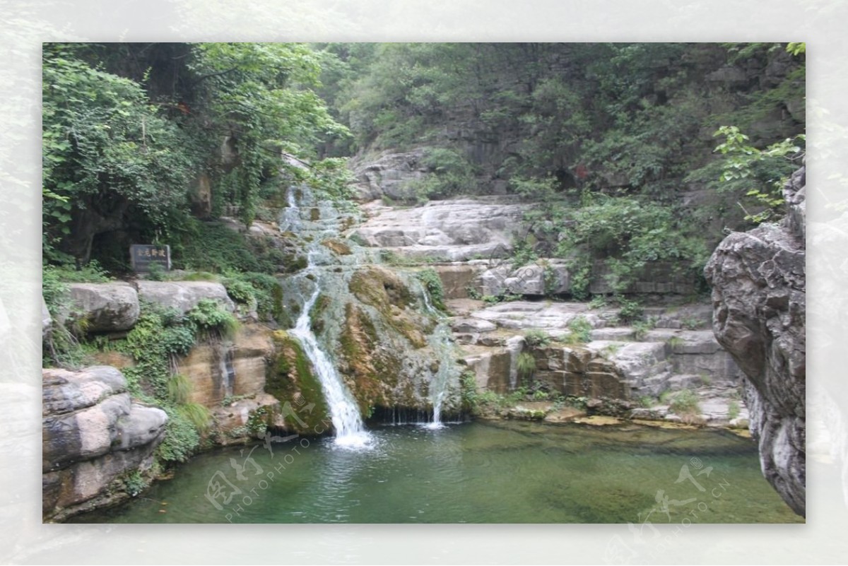 瀑布山泉图片