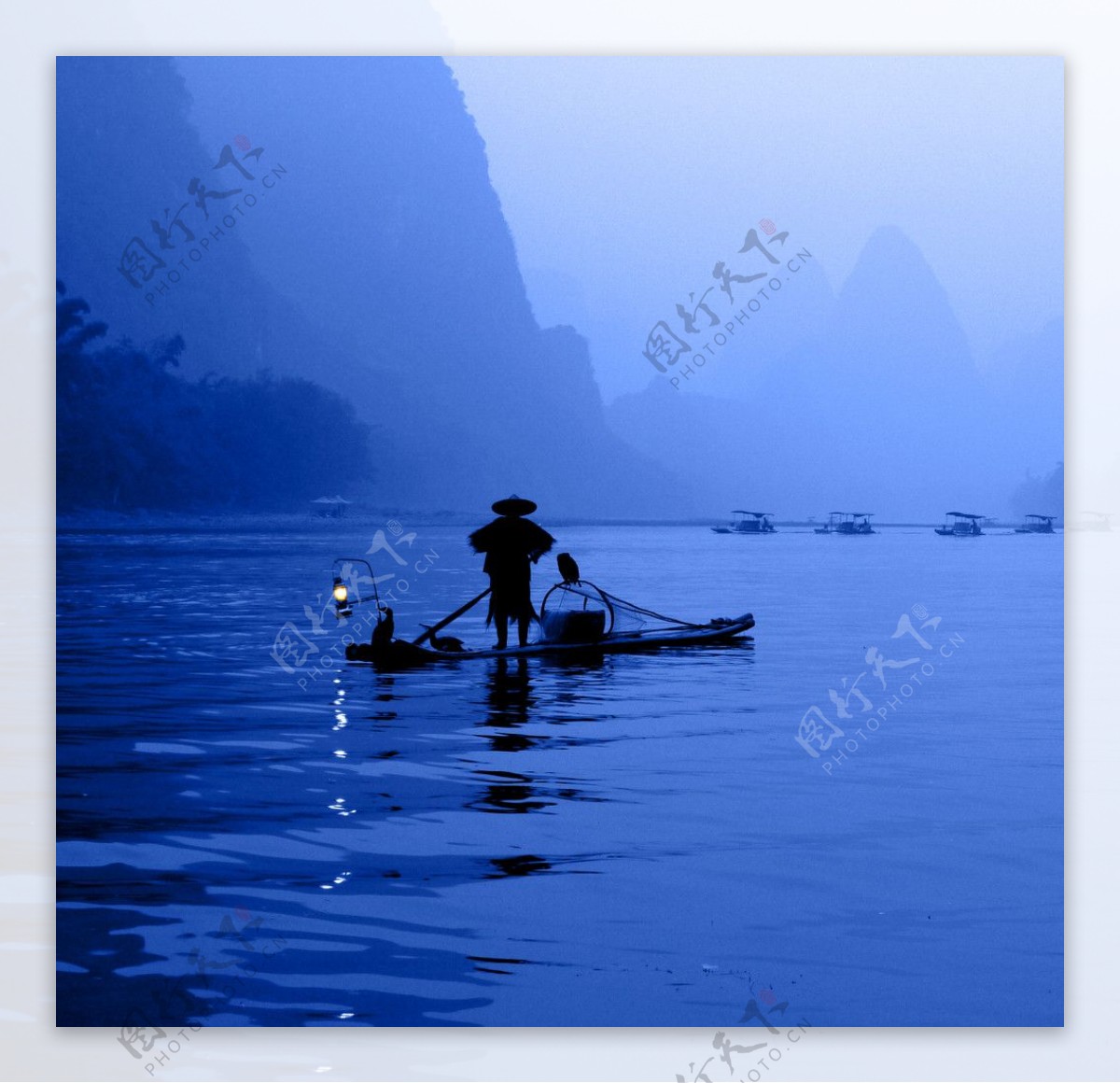 漓江下龙湾渔火图片