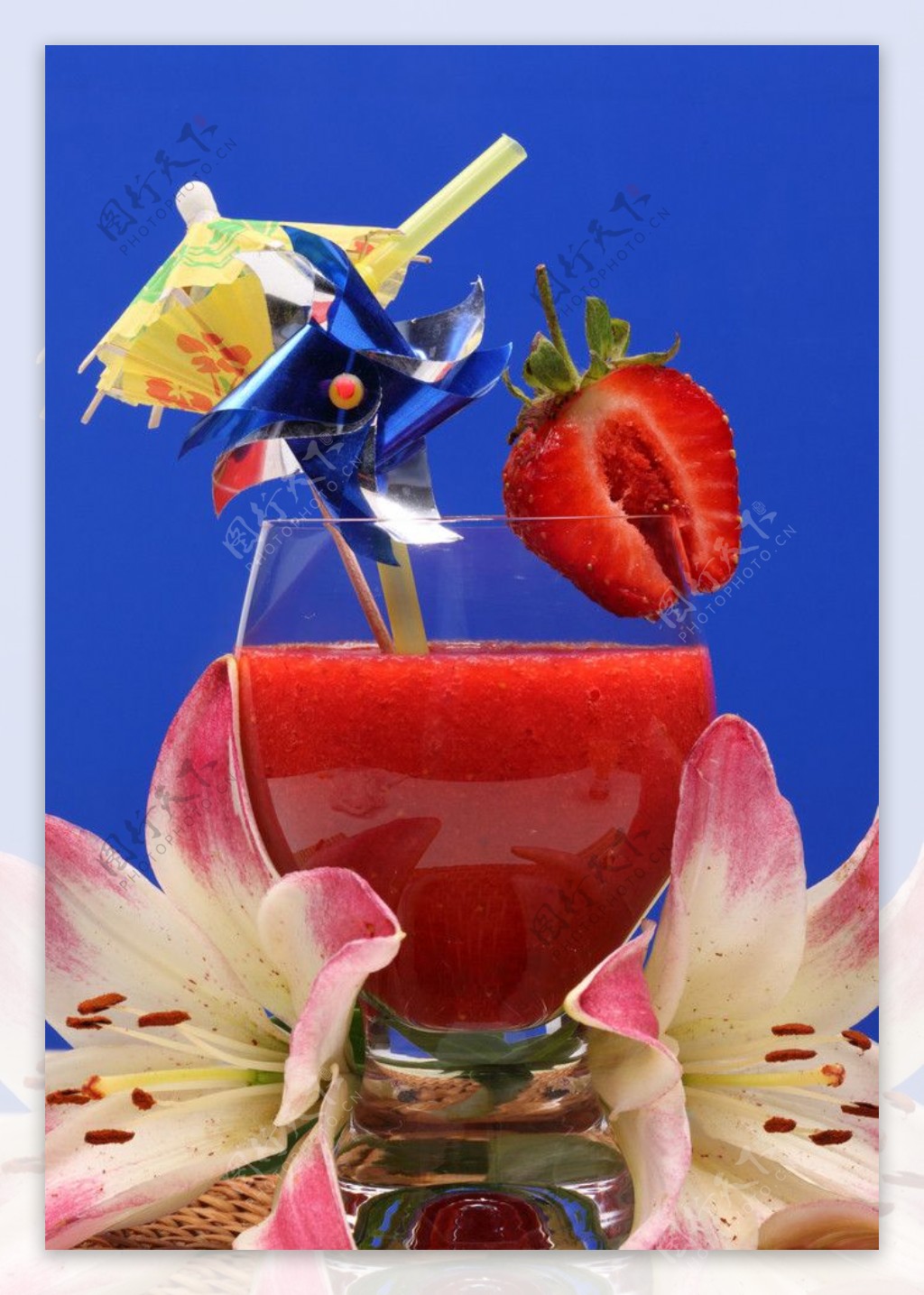 草莓果汁图片素材-编号16095546-图行天下