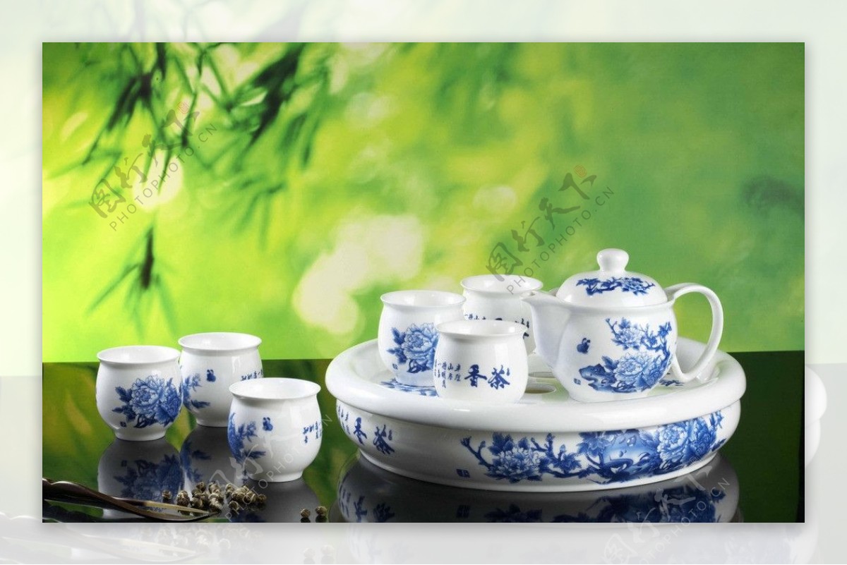 青花瓷套装茶具图片