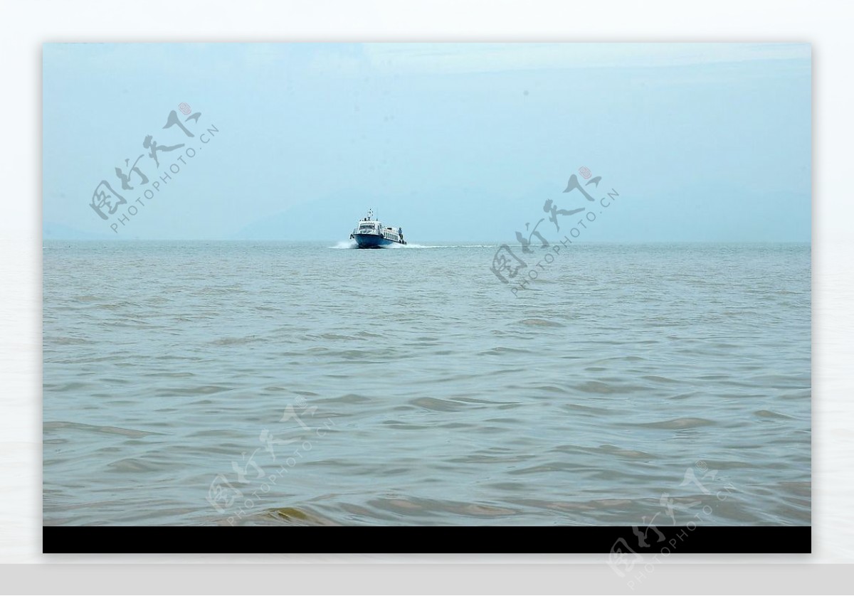 上川岛海上轮船图片