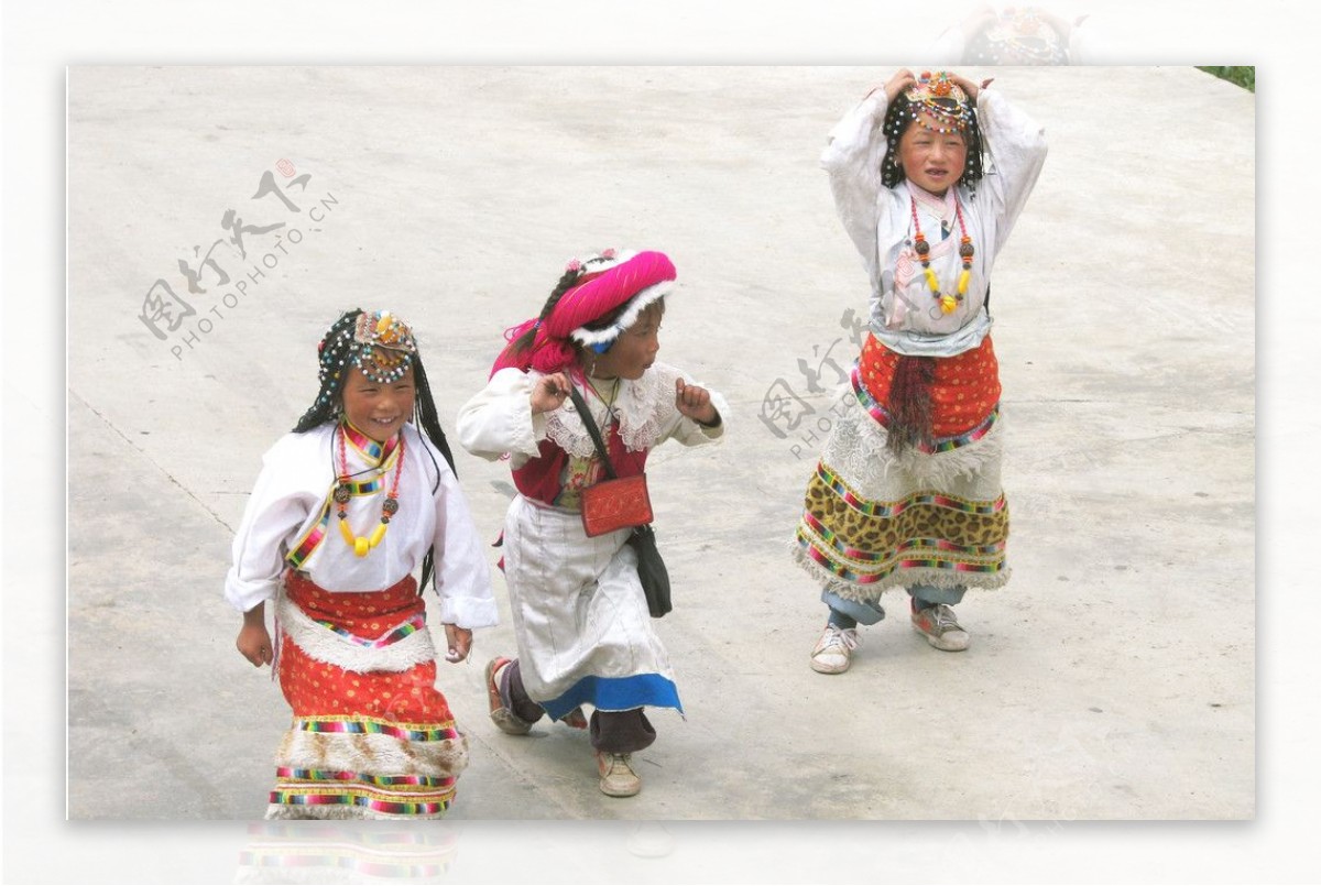 香格里拉藏民小孩图片