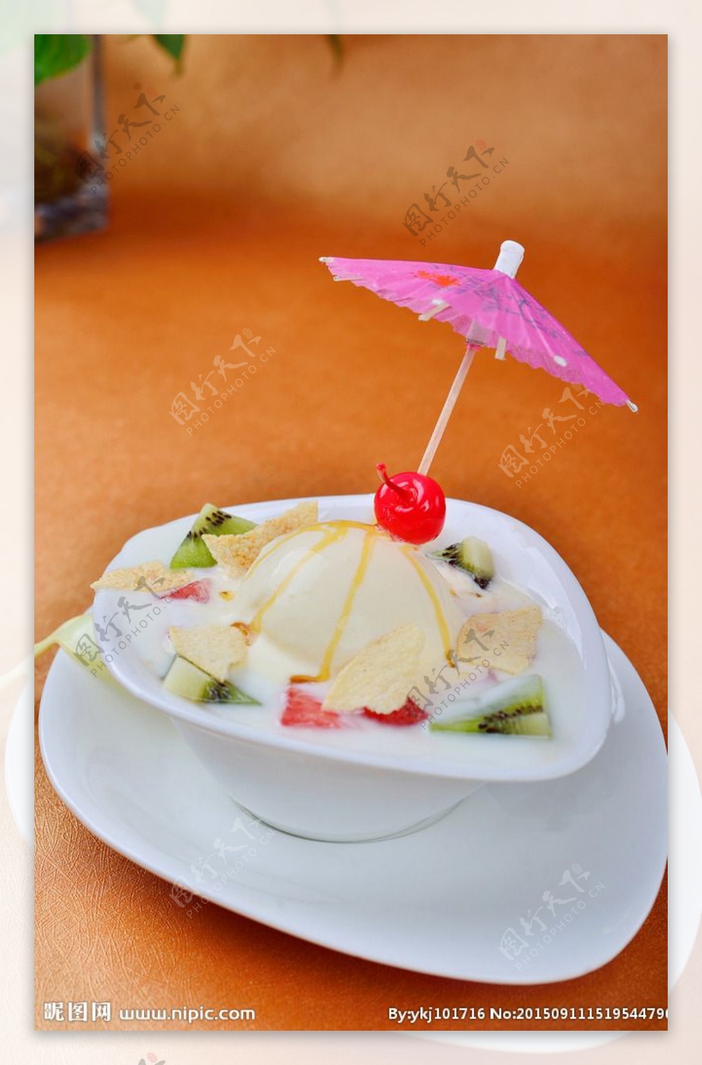 酸奶冰淇淋摄影图高清摄影大图-千库网