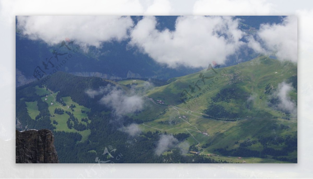 瑞士阿尔卑斯山远眺
