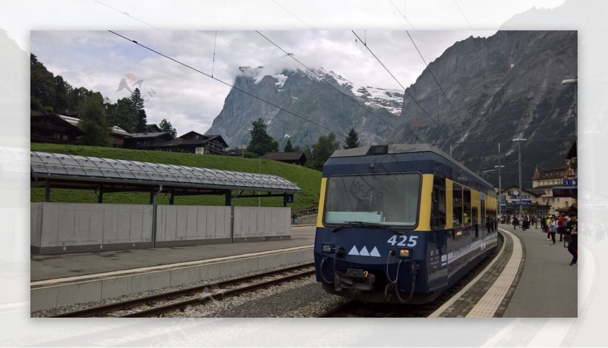 瑞士因特拉肯少女峰观光列车