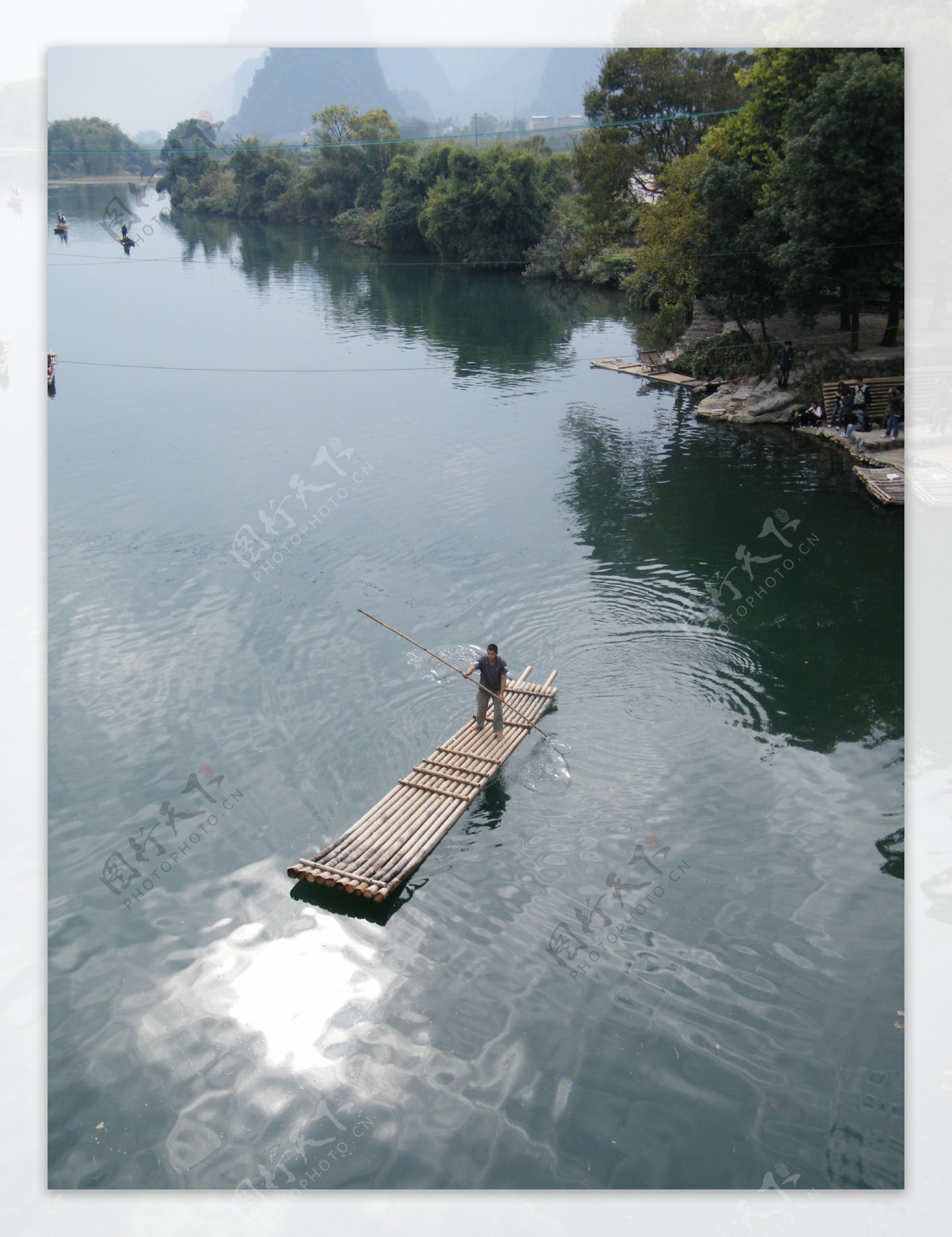 桂林阳朔遇龙河竹排美景