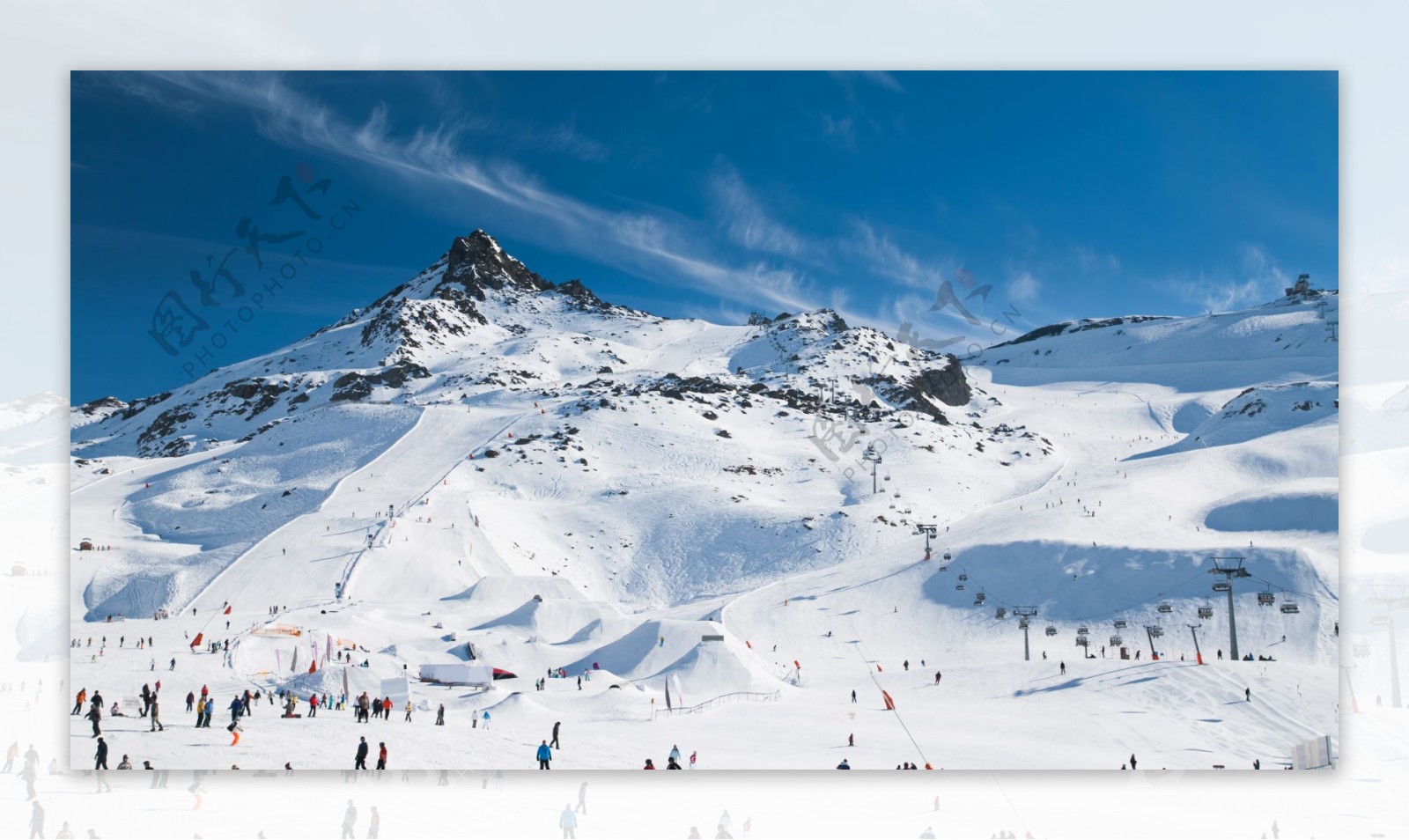 滑雪公园雪山风景图片