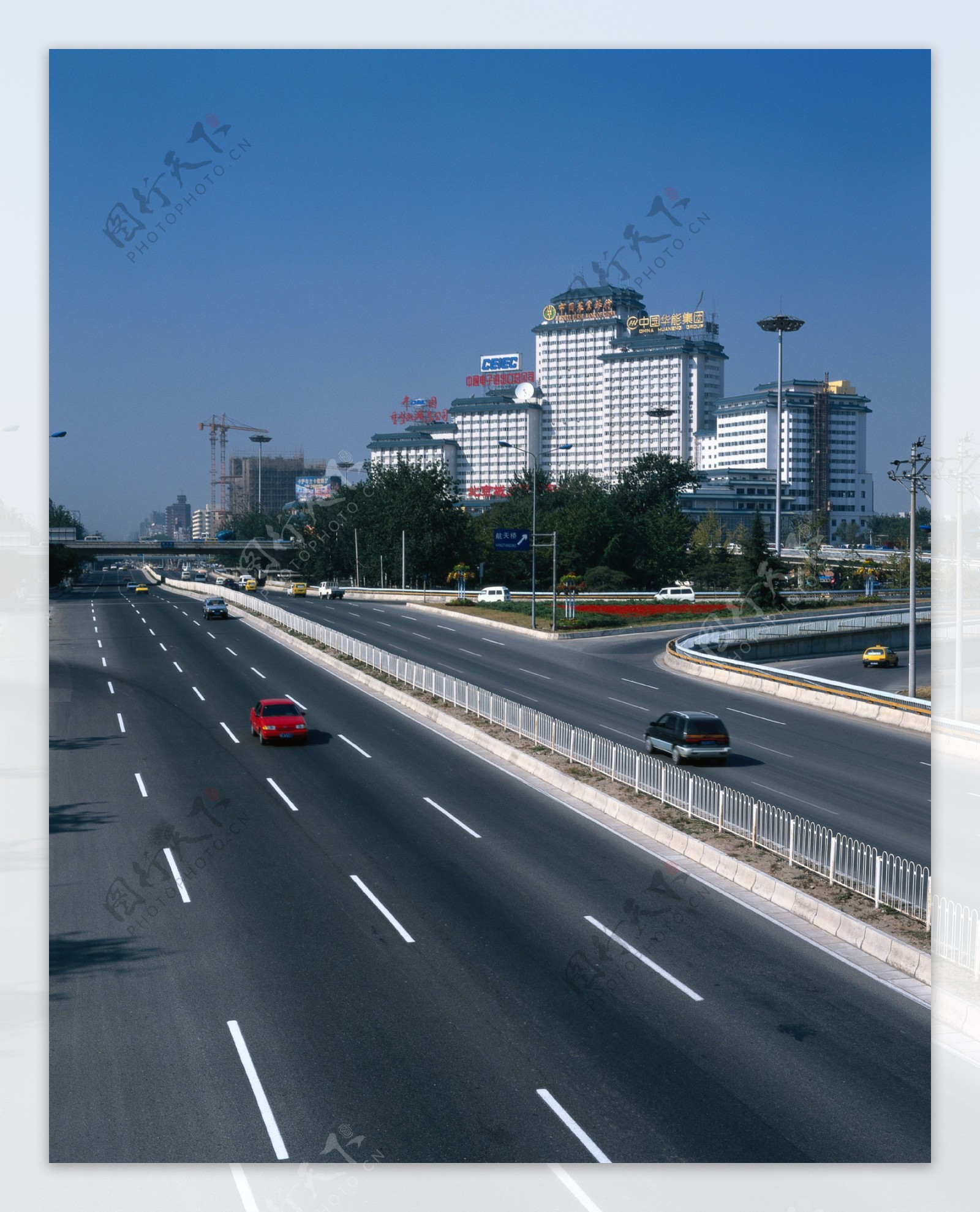 现代城市公路摄影图片