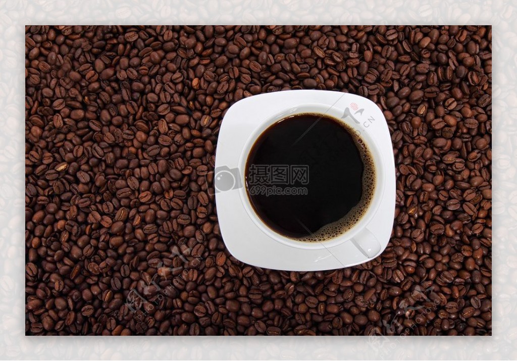 咖啡豆与咖啡