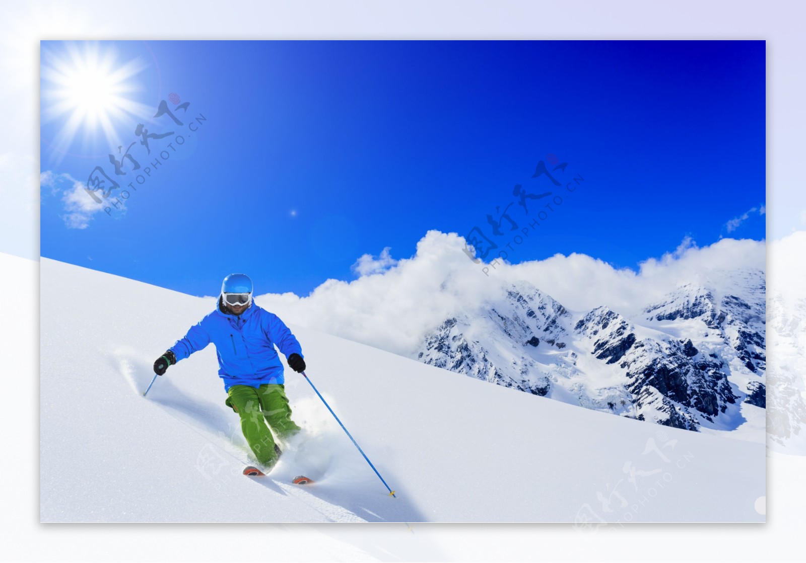 阳光下滑雪的男人图片
