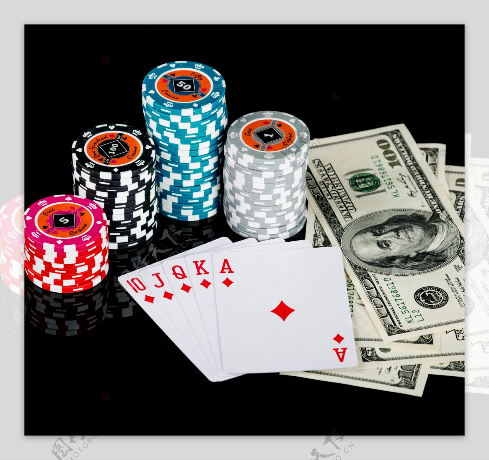 扑克赌博与筹码图片
