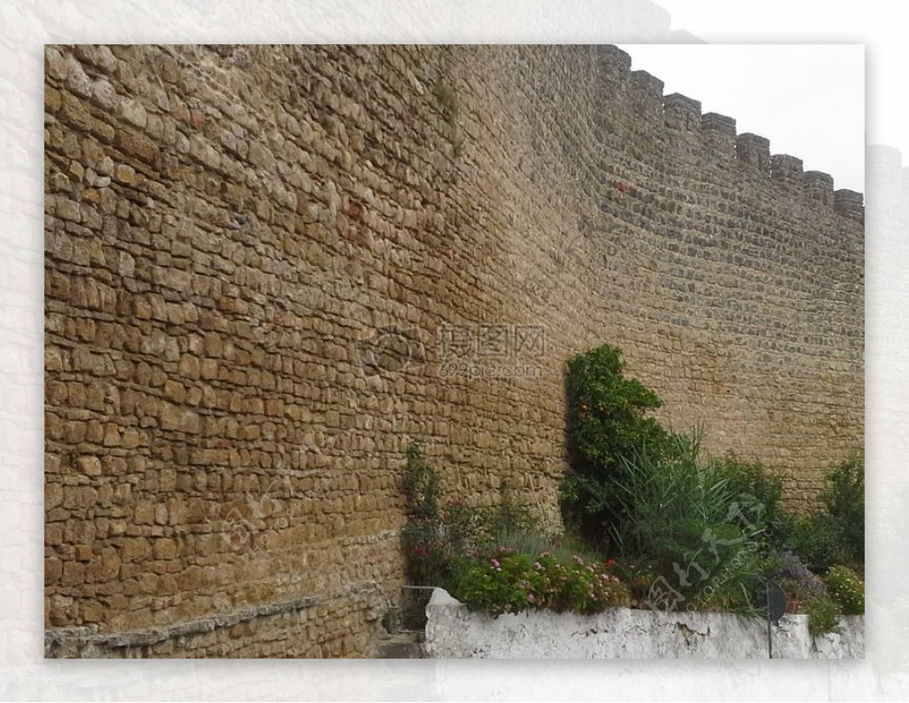 一面古老的城墙