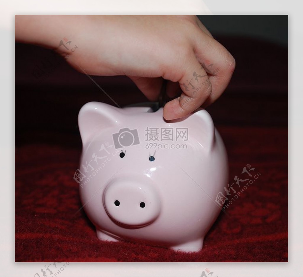 小猪形状的储钱罐