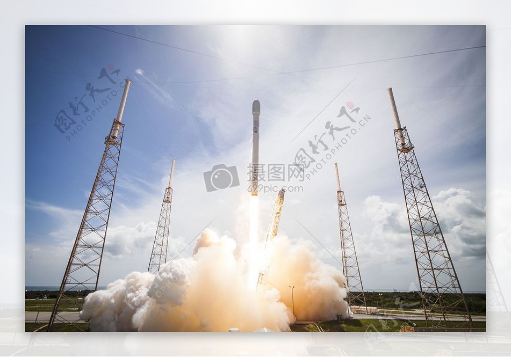 火箭发射Spacex公司升空启动火焰推进空间火箭