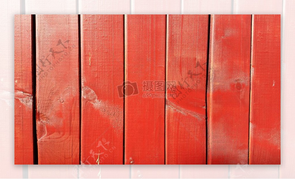 红色油漆的木板