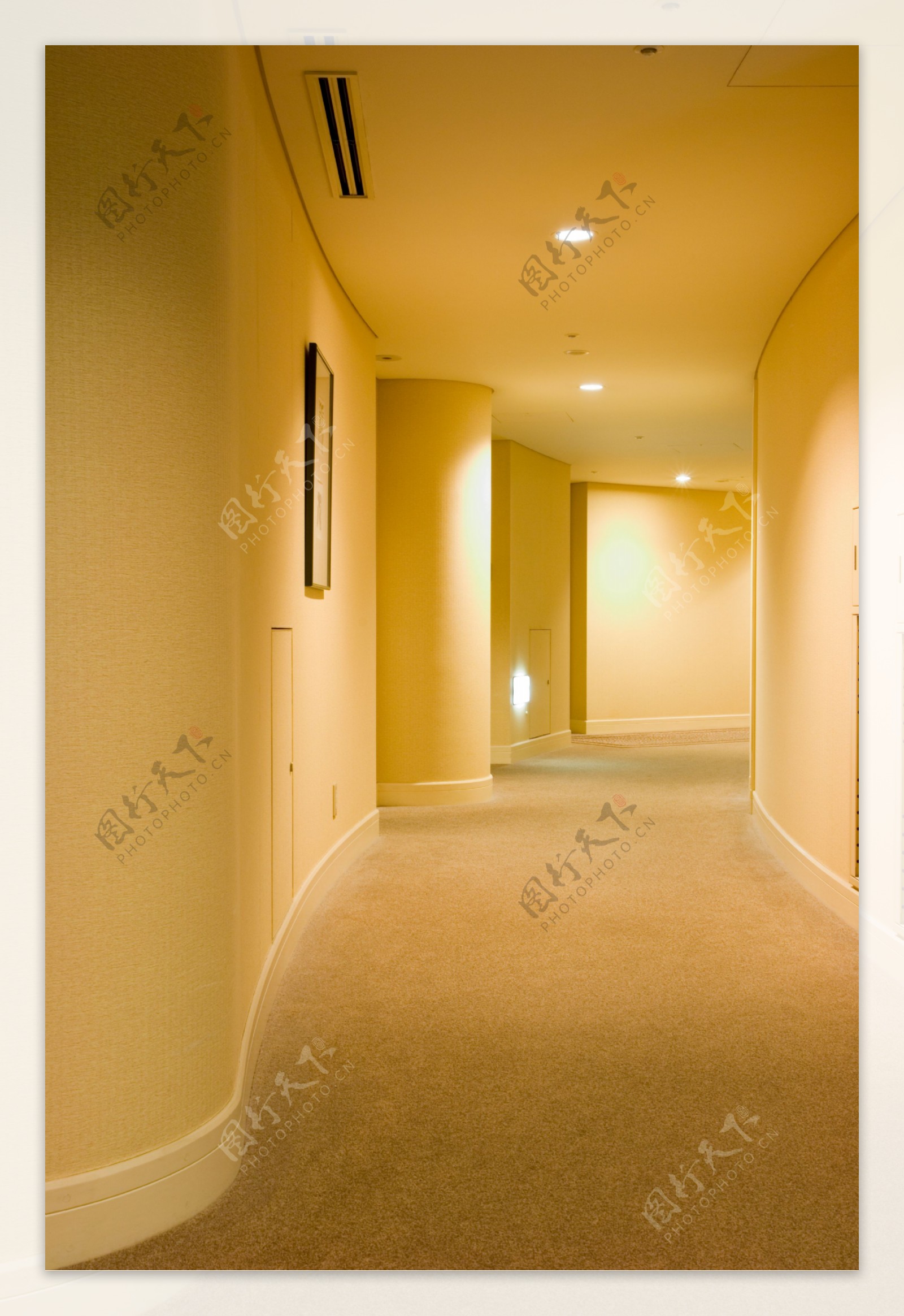 酒店走廊灯光图片