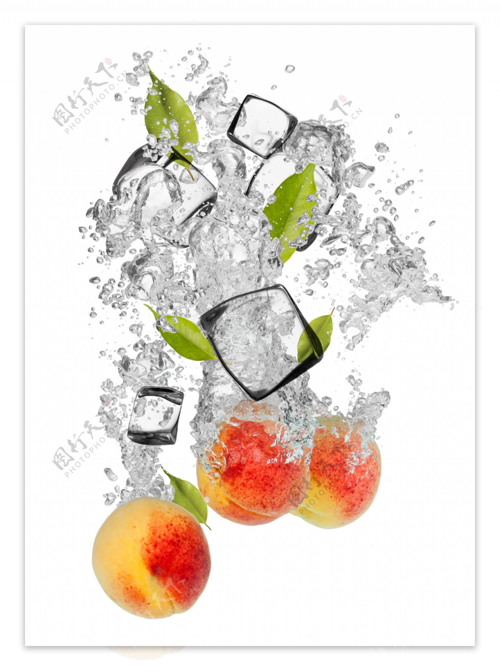 冰块和桃子图片