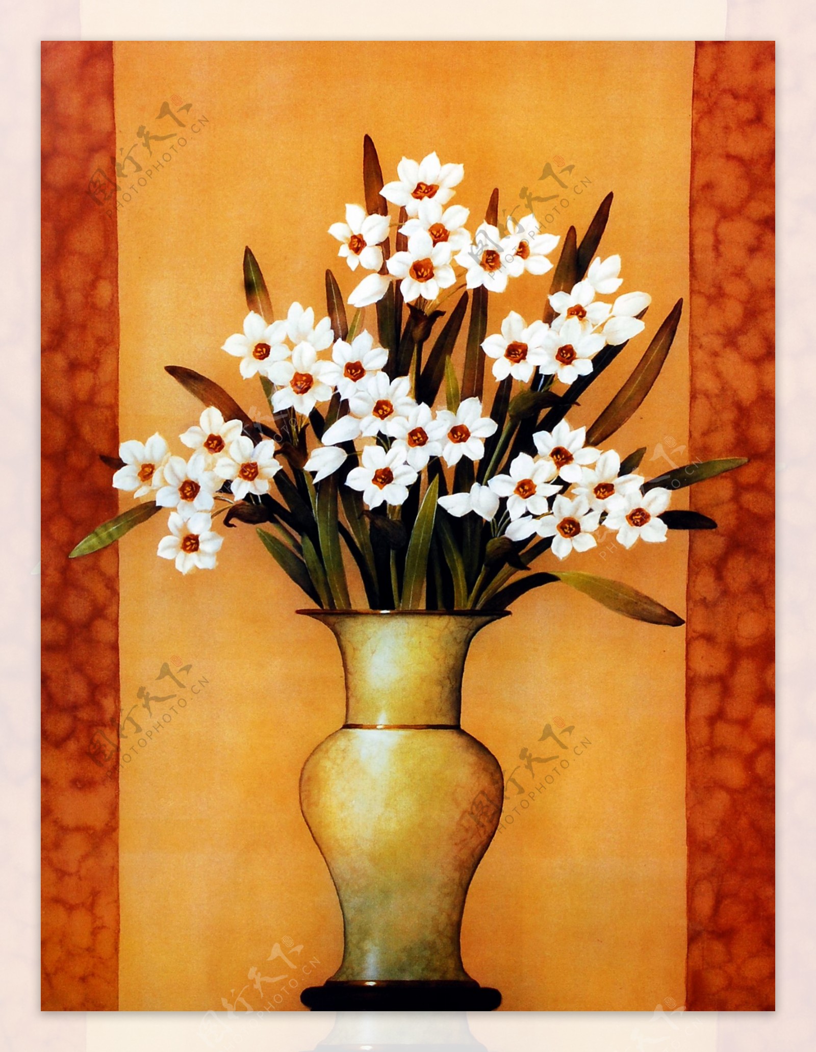 花瓶里的白色花朵图片