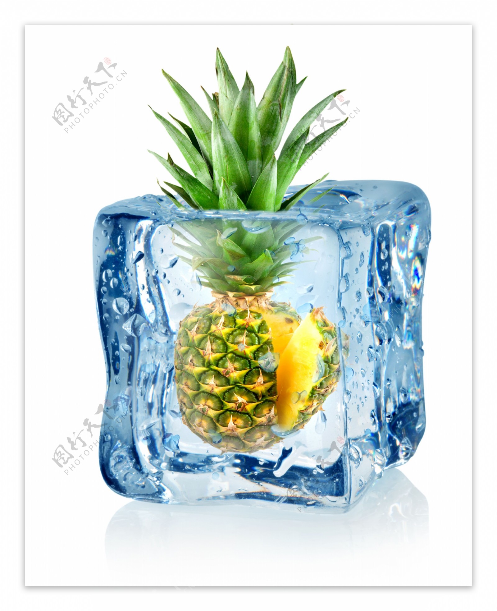 冰块里的菠萝图片