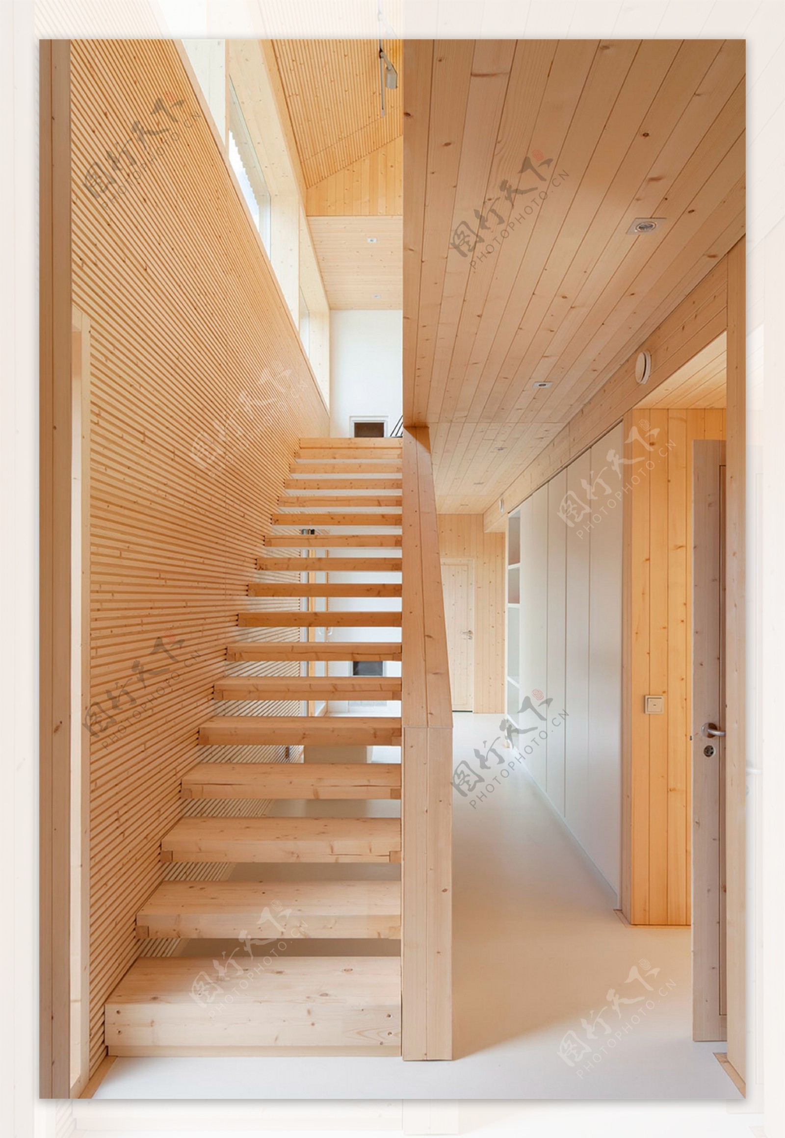 现代简约实木楼梯设计图