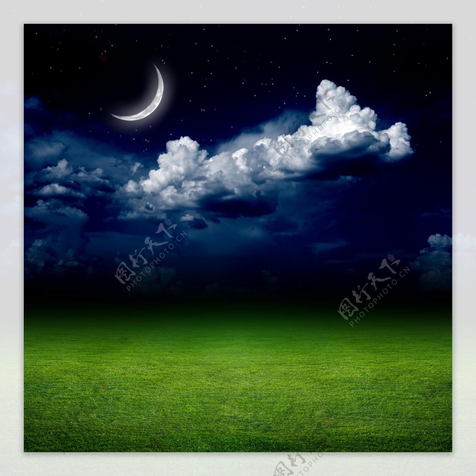 夜空中的星星月亮草地高清图片
